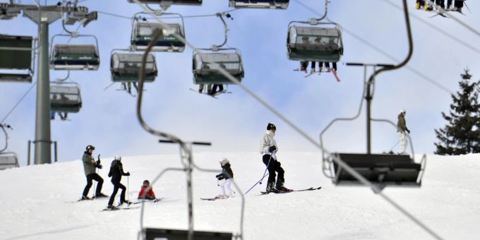 Zum Übergriff kam es offenbar, weil der Sohn nicht Ski fahren wollte. (Symbolbild) Lech