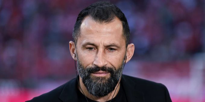 Die Bayern-Bosse um Sportdirektor Hasan Salihamidzic sind weiter auf der Suche nach dem Neuer-Ersatz. Bis 6. Januar soll der neue Goalie da sein. Hasan Salihamidzic Torwart