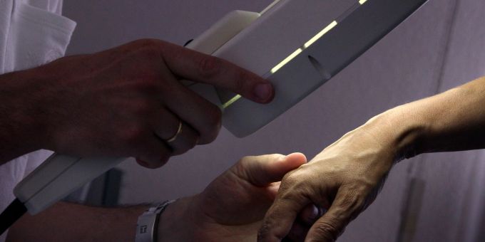Berlin - Patienten gehen in der Pandemie seltener zur Krebsvorsorge
