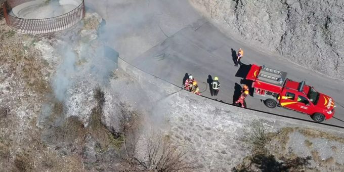 Flurbrand im Versamer Tobel. Flurbrand im Versamer Tobel