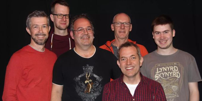 Die Stammbesetzung der Acoustic Mates (v.l.): Hubi Heini, Thomas Salzmann, Urs Giger, Patrick Greiner (hinten), Markus Kohler, Max Pfäffli.. Acoustic Mates