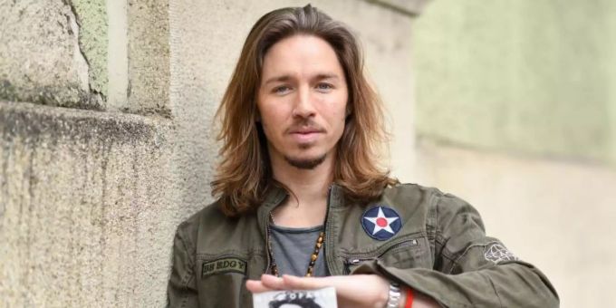 Gil Ofarim soll gelogen haben. Gil Ofarim