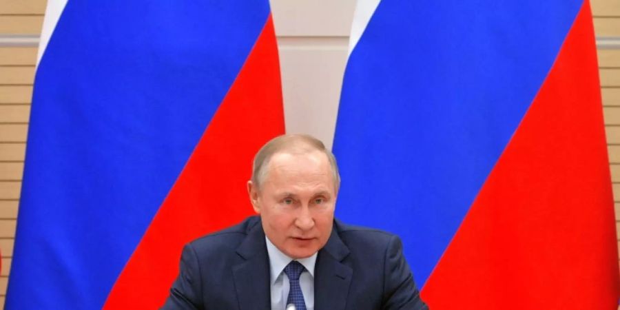 Putin bei der Sitzung des mit den Reformen befassten Komitees