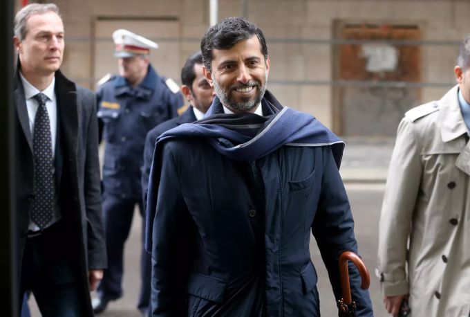 Suhail Mohamed Al Mazrouei (M), Minister für Energie und Industrie der Vereinigten Arabischen Emirate, trifft zu einem Treffen der Organisation erdölexportierender Länder (OPEC) und der Nicht-OPEC-Mitglieder in ihrem Hauptsitz ein. Das Ölkartell und seine Kooperationspartner («Opec+») wollen über ihre künftige Strategie beraten. In den vergangenen Wochen ist der Ölpreis auch aufgrund des neuartigen Coronavirus insgesamt gefallen. OPEC-Konferenz in Wien