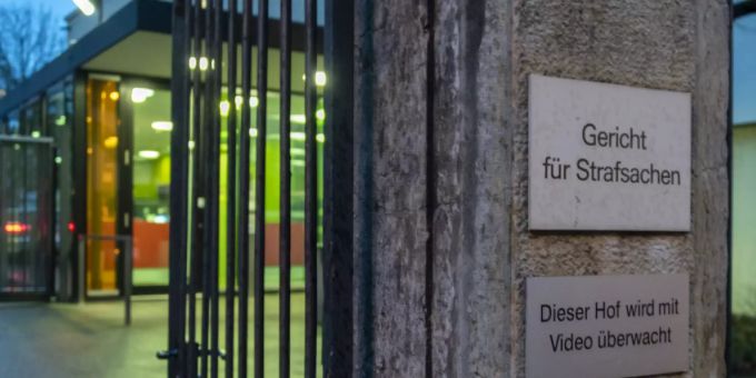Das Strafgericht in Basel: Seite heute müssen sich hier elf Hooligans für die Gewaltorgie im Mai 2018 verantworten.