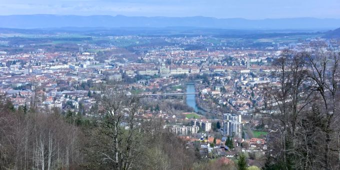 Aussicht auf dem Gurten nach Wabern und Bern. Aussicht auf dem Gurten nach Wabern und Bern.