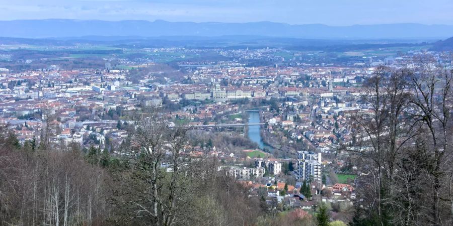 Aussicht auf dem Gurten nach Wabern und Bern.