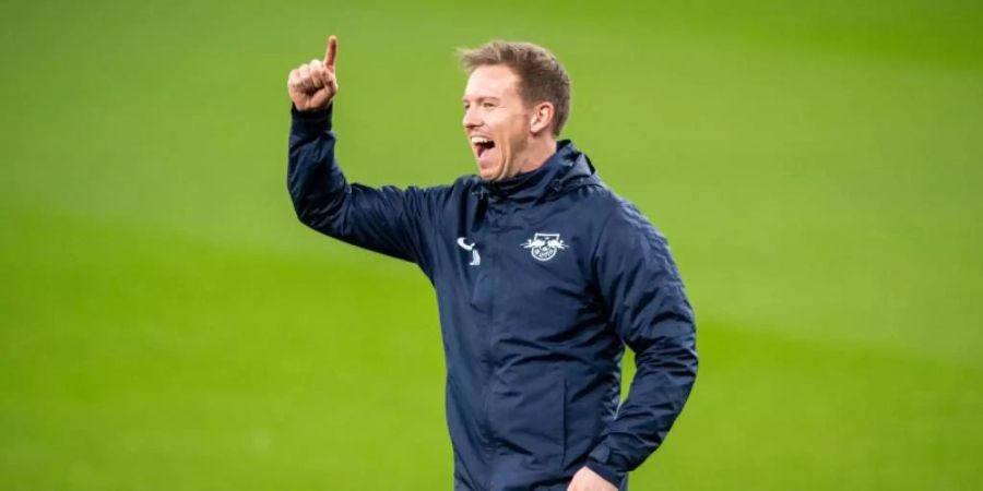 Ihm ist es «doch völlig egal, ob da ein Friseur kommt»: Leipzigs Trainer Julian Nagelsmann beim Abschlusstraining. Foto: Robert Michael/dpa-Zentralbild/dpa