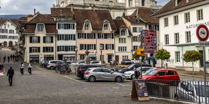 Der Solothurner Klosterplatz. Der Solothurner Klosterplatz.
