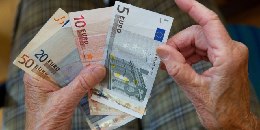 Wenig Geld im Alter? Davor fürchten sich viele Menschen.