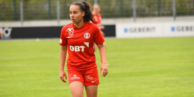 Nevia Stoob spielt im Frauenteam des FC Rapperswil-Jona. nevia stoob