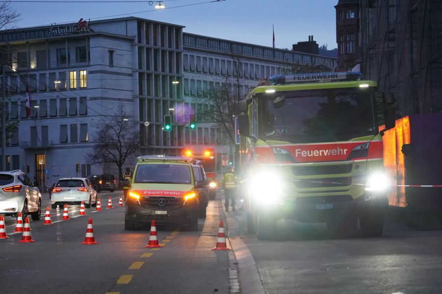 Am Zürcher General-Guisan-Quai kam es am Freitagabend zu einem Feuerwehreinsatz.