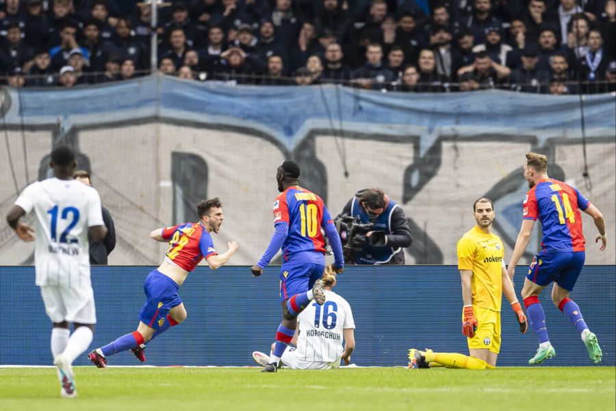 Sergio Lopez (l.) bringt den FC Basel nach 19 Minuten in Führung.