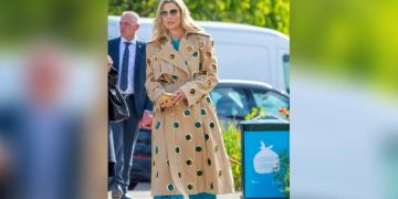 königin maxima trenchcoat