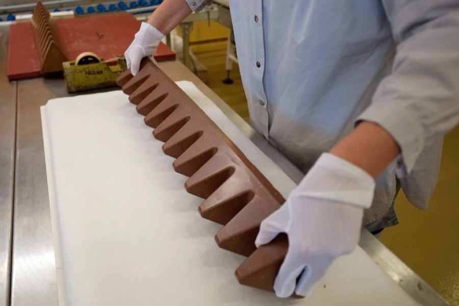 Die Lohnverhandlungen in der Berner Toblerone-Fabrik sind gescheitert. (Archiv)