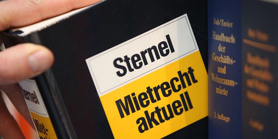 Das Sonnenbaden des Vermieters ist kein Grund für eine Mietminderung - auch nicht, wenn dieser nackt ist. Das stellte das OLG Frankfurt klar.