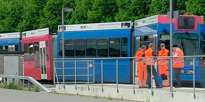 Keine Verletzten - Berner Tram der Linie 6 entgleist