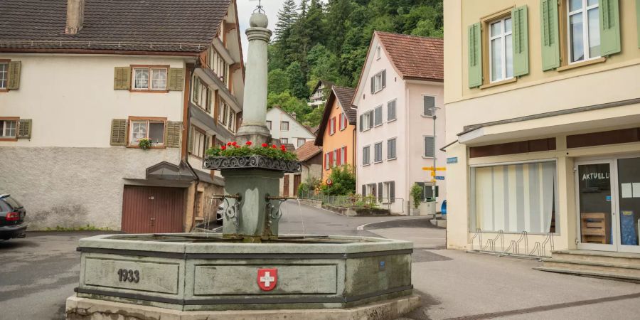 Dorfbrunnen an der Ausserdorfstrasse in Wartau.