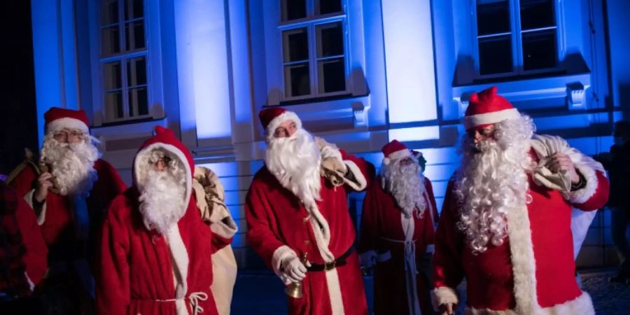 Weihnachtsmänner in Berlin
