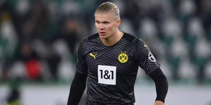 Torjäger Erling Haaland kehrt gegen die Bayern vermutlich in die Startelf zurück. Foto: Swen Pförtner/dpa Torjäger Erling Haaland kehrt gegen die Bayern vermutlich in die Startelf zurück. Foto: Swen Pförtner/dpa