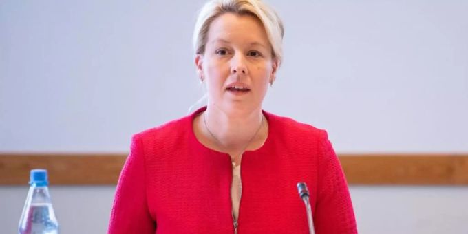 Die SPD mit Spitzenkandidatin Franziska Giffey präferiert die Sondierung in zwei Dreierformaten ohne die Union. Foto: Christophe Gateau/dpa Die SPD mit Spitzenkandidatin Franziska Giffey präferiert die Sondierung in zwei Dreierformaten ohne die Union. Foto: Christophe Gateau/dpa