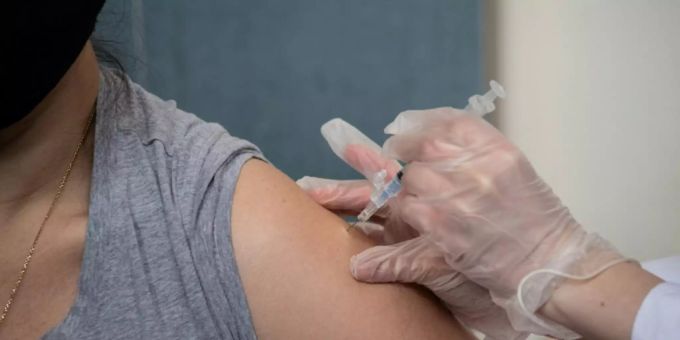 Impfung mit dem Moderna-Vakzin Impfung mit dem Moderna-Vakzin