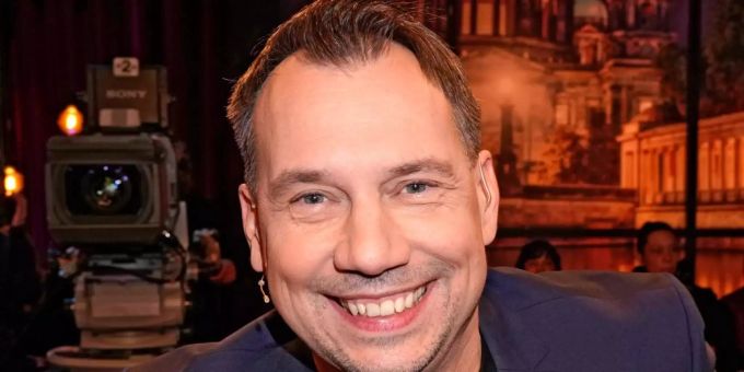 Sebastian Fitzek hat sich verlobt. Sebastian Fitzek hat sich verlobt.