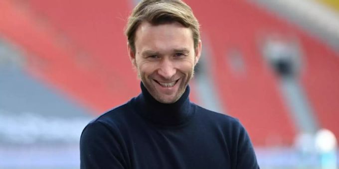 Simon Rolfes wird bei Bayer Leverkusen der Nachfolger von Rudi Völler. Foto: Ina Fassbender/AFP/Pool/dpa Simon Rolfes wird bei Bayer Leverkusen der Nachfolger von Rudi Völler. Foto: Ina Fassbender/AFP/Pool/dpa