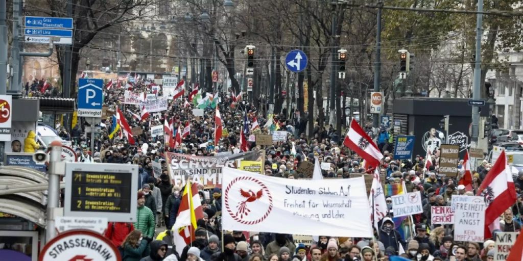 In Vienna, 44,000 people protested against the Corona operation