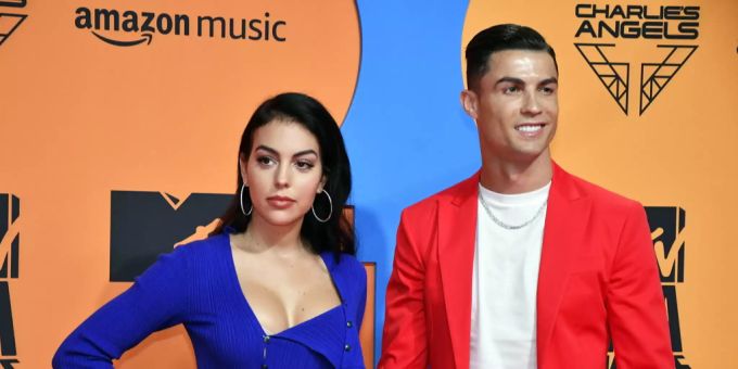 Cristiano Ronaldo und Georgina Rodríguez erwarten einen Jungen und ein Mädchen. cristiano ronaldo