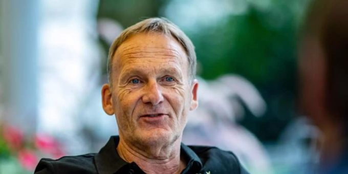 Kann sich einen Posten bei der DFL vorstellen: Hans-Joachim Watzke. Foto: David Inderlied/dpa Kann sich einen Posten bei der DFL vorstellen: Hans-Joachim Watzke. Foto: David Inderlied/dpa