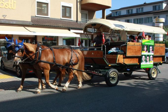 Unterwegs mit der Pferdekutsche: Werbeaktion vor der vergangenen Kommunalwahl in Suhr. SVP Suhr