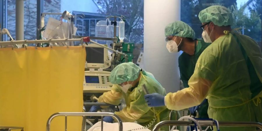 Intensivstation mit Corona-Patienten in Freisinng