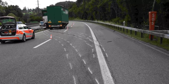Es entstand Sach- und Drittschaden in Höhe von mehr als 45'000 Franken. Unfall