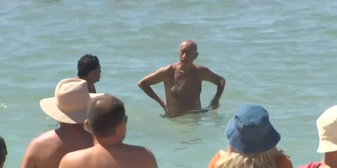 Der Portugiesische Präsident rettete zwei Jugendliche vor dem Ertrinken. ertrinken