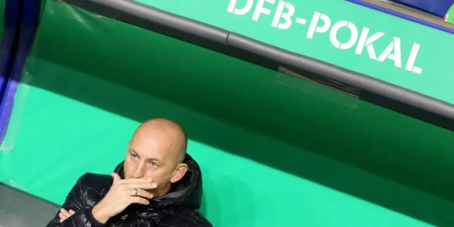 Trainer Torsten Lieberknecht will mit dem MSV Duisburg für eine grosse Überraschung sorgen. Foto: Roland Weihrauch/dpa