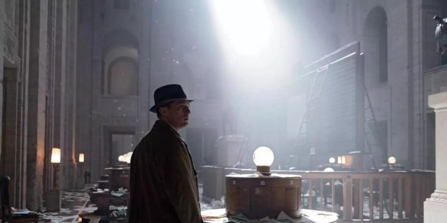 Weiterhin dabei: Volker Bruch als Hauptkommissar Gereon Rath in einer Szene der dritten Staffel von «Babylon Berlin». Foto: Frédéric Batier/X Filme Creative Pool/ARD Degeto/WDR/Sky/Beta Film/dpa