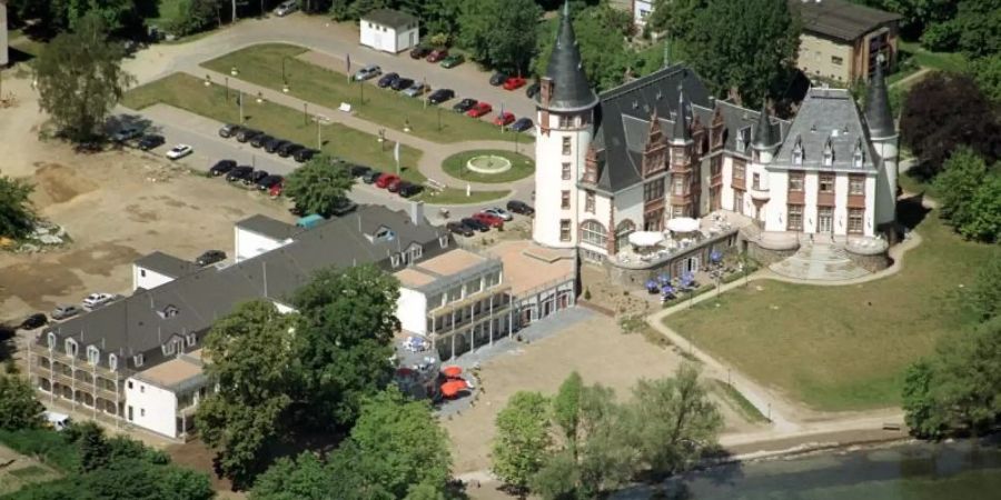 Das Renaissanceschloss in Klink an der Müritz gehört jetzt zur Hotelgruppe Privathotels Dr. Lohbeck. Foto: Bernd_Wüstneck/dpa/ZB