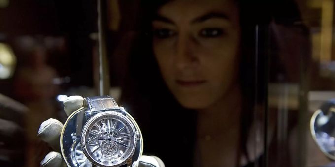 Die Richemont-Gruppe, zu der unter anderem die Luxusmarke Cartier gehört. Richemont
