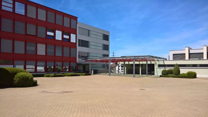 Die MPS Siebnen ist eine der grössten Schulen im Bezirk March. Maskenpflicht March