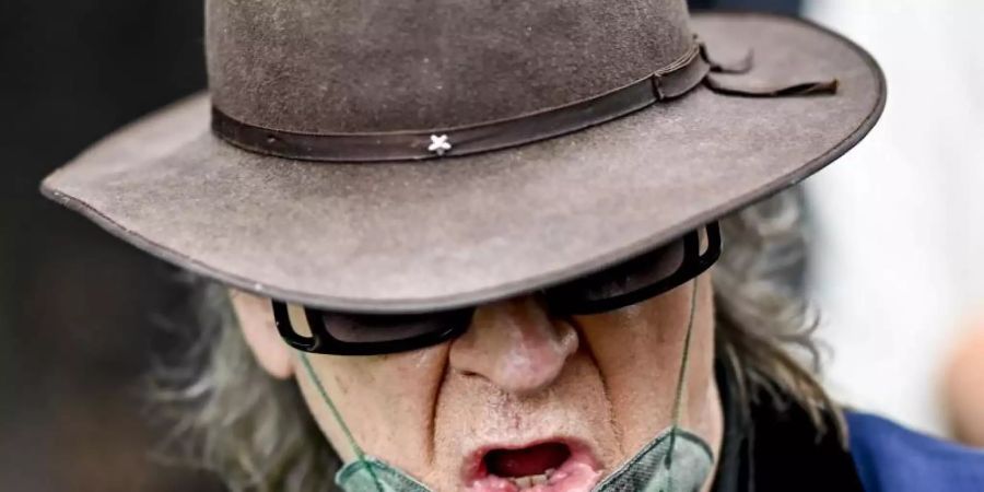 Mehr Solidarität! Udo Lindenberg hofft auf eine sich verändernde Welt. Foto: Axel Heimken/dpa