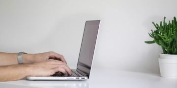 e-mail computer