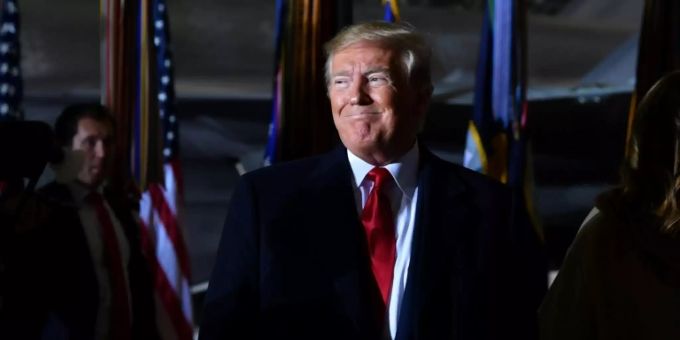 Neue Enthüllungen in der Ukraine-Affäre entfachen die Debatte um US-Präsident Donald Trump. trump