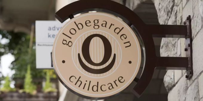 Der Leiter einer Kinderkrippe von Globegarden sitzt in U-Haft. (Archivbild) kita kind