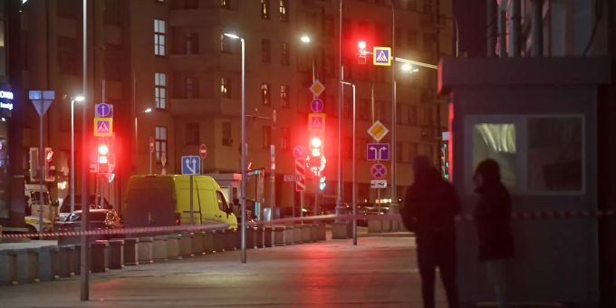Der Tatort in Moskau wurde weiträumig abgesperrt. moskau schiesserei