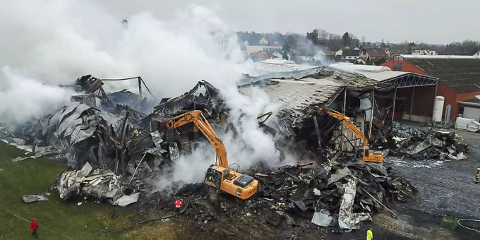 Beim Grossbrand bei der Tobi Seeobst AG in Egnach TG am 16. März 2018 entstand Schaden in Millionenhöhe. tobi seeobst