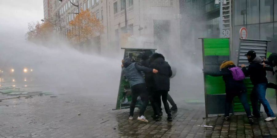 Gelbwesten Proteste krawalle