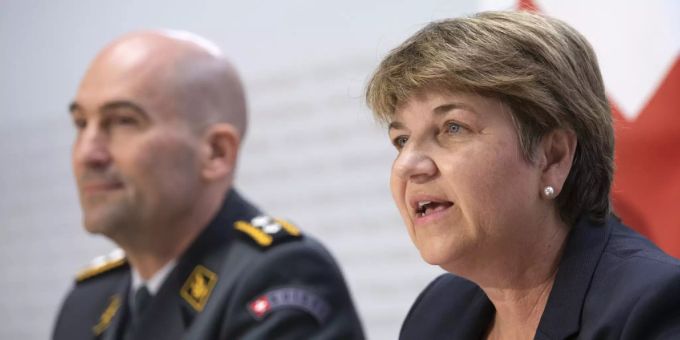 Bundesrätin und VBS-Vorsteherin Viola Amherd ging im Sommer 2019 ersten Gerüchten um die Crypto AG nach. VBS Beschaffungen
