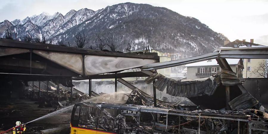 20 Postautos wurden beim Brand am Abend des 16. Januars 2019 zerstört.