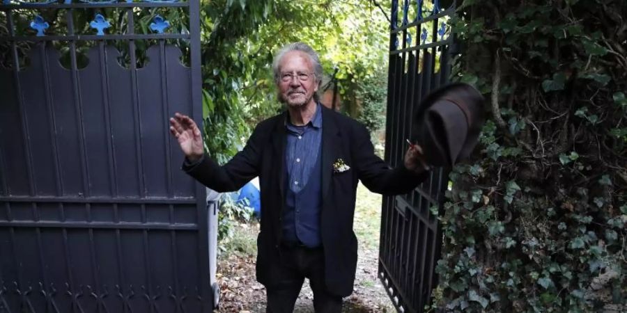 Peter Handke hat eine Debatte um die Nobelpreisvergabe ausgelöst. Foto: Francois Mori/AP/dpa